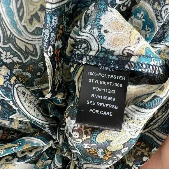 Dress forum Paisley Front Tie Top - Picture 7 of 11